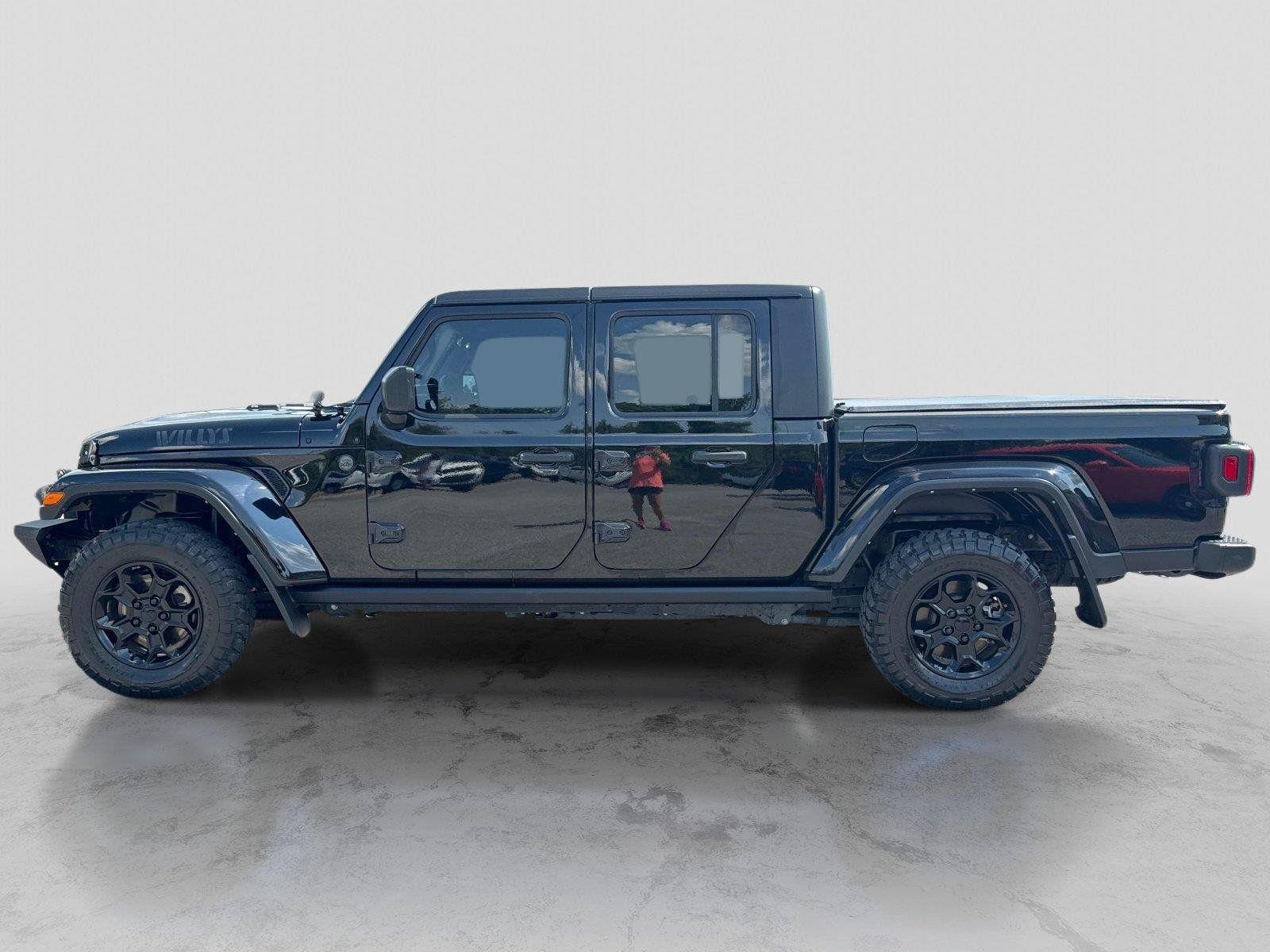Certified 2023 Jeep Gladiator Sport AWD/4WD image 8