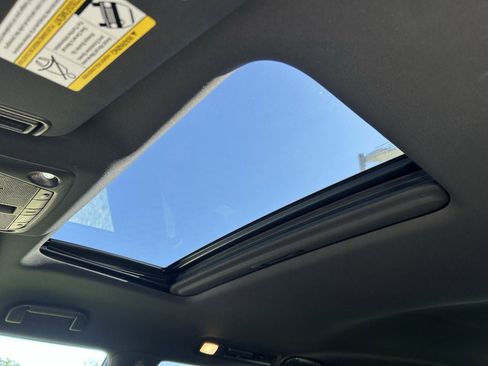 Certified 2020 Nissan Armada Platinum w/ Platinum Reserve Package image 33