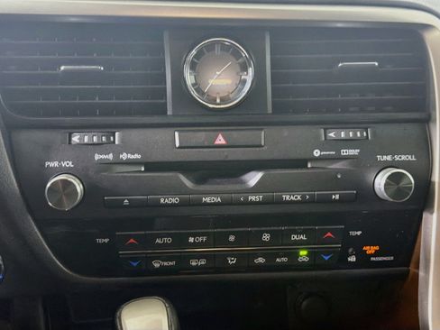 Used 2019 Lexus RX 450h AWD image 22