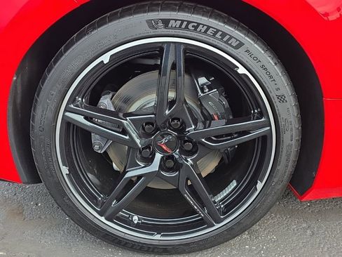 Used 2024 Chevrolet Corvette Stingray Premium Conv w/ Z51 Performance Package RWD image 17