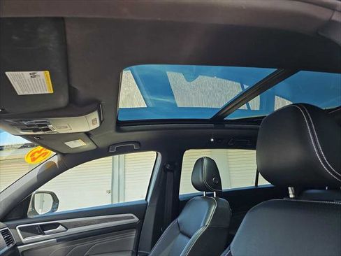 Used 2023 Volkswagen Atlas Cross Sport SE w/ Panoramic Sunroof Package AWD/4WD image 17