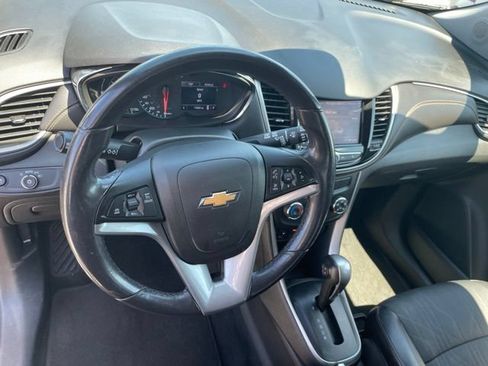 Used 2020 Chevrolet Trax LT w/ Driver Confidence Package AWD/4WD image 22
