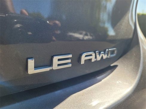 Used 2023 Toyota Highlander LE image 30