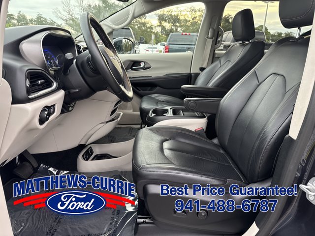 Used 2020 Chrysler Pacifica Touring-L FWD image 9