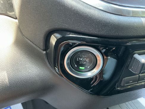 Used 2025 GMC Sierra 1500 SLT AWD/4WD image 19