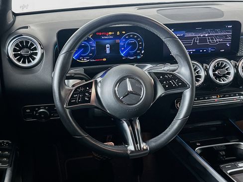 Used 2024 Mercedes-Benz EQB 250+ image 18