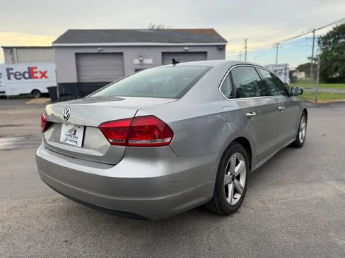 Used 2013 Volkswagen Passat 2.5 SE FWD image 5