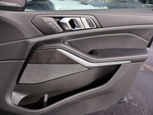 Used 2023 BMW X7 xDrive40i w/ Premium Package image 13