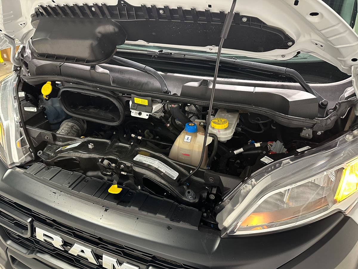Used 2025 RAM ProMaster 2500 w/ Convenience Group FWD image 4