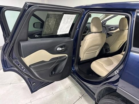 Used 2016 Jeep Cherokee Sport AWD/4WD image 19