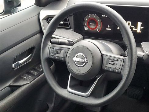 Certified 2025 Nissan Kicks SV image 23