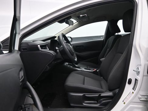 Used 2023 Toyota Corolla LE image 26