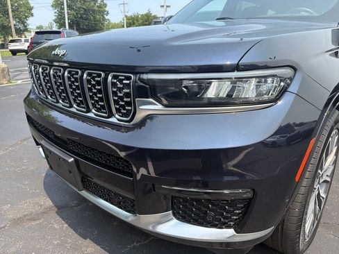 Used 2023 Jeep Grand Cherokee L Summit AWD/4WD image 4