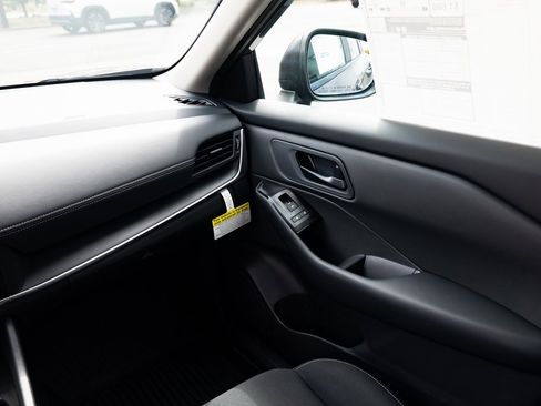 New 2026 Nissan Rogue S image 10