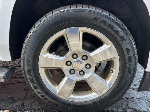 Used 2016 Chevrolet Suburban LT w/ Luxury Package image 7