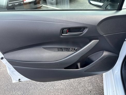 Used 2025 Toyota Corolla LE FWD image 11