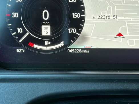 Used 2021 Land Rover Range Rover Velar R-Dynamic HSE image 24