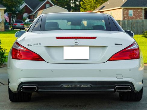 Used 2015 Mercedes-Benz SL 550 image 18