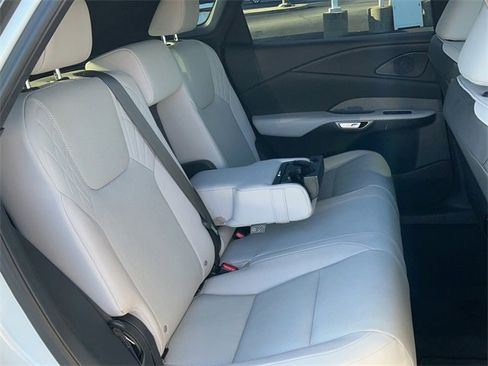 Used 2023 Lexus RX 350h image 18