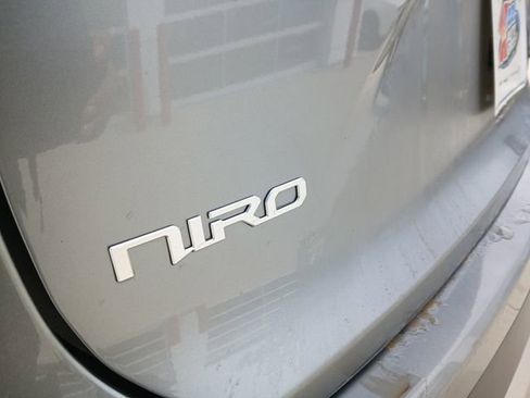 Used 2023 Kia Niro LX FWD image 12