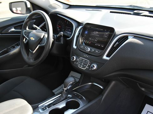 Used 2024 Chevrolet Malibu LT FWD image 39