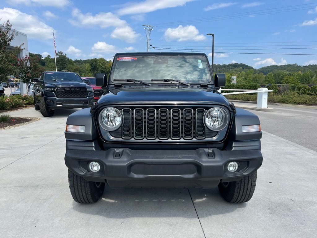 Used 2025 Jeep Wrangler Sport AWD/4WD image 24