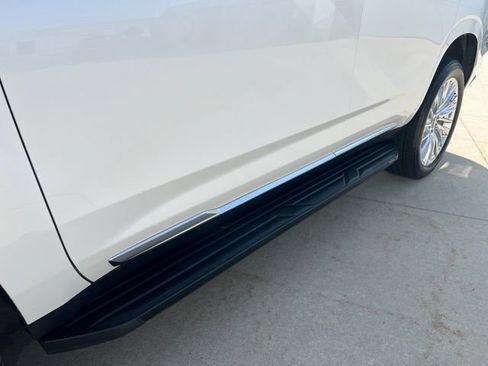 Certified 2025 Cadillac Escalade Premium Luxury AWD/4WD image 12