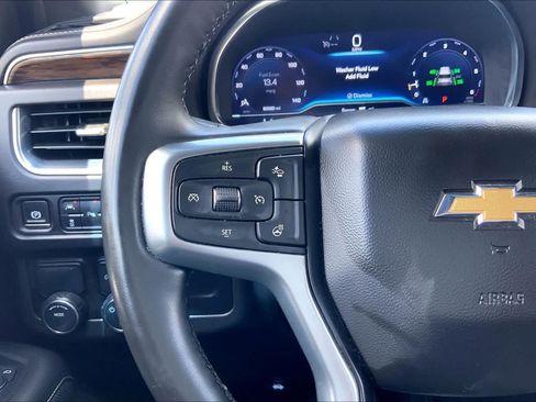 Used 2024 Chevrolet Suburban Premier RWD image 23