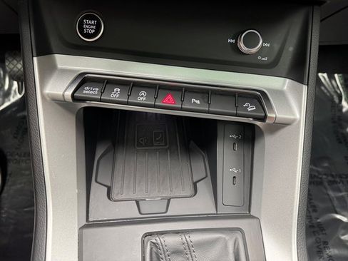 Used 2024 Audi Q3 2.0T Premium image 19