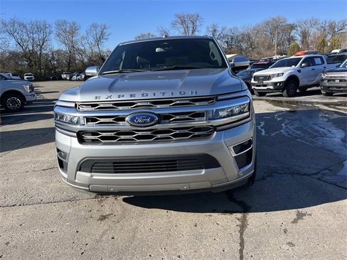 Used 2024 Ford Expedition Platinum image 8