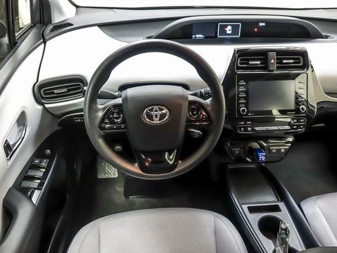 Certified 2022 Toyota Prius LE image 12