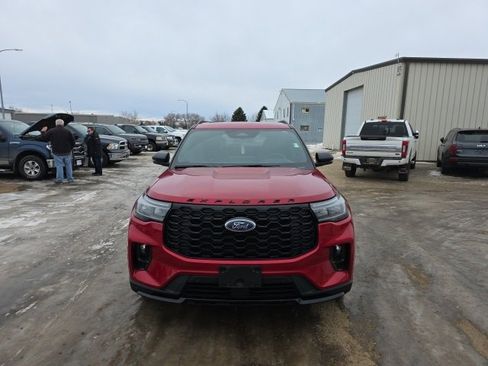 Used 2025 Ford Explorer ST-Line w/ Premium Package image 2