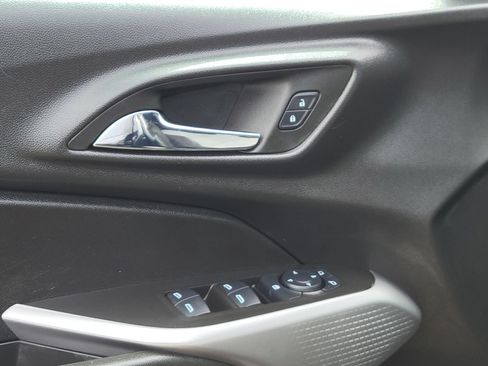 Used 2024 Chevrolet Trax RS FWD image 19