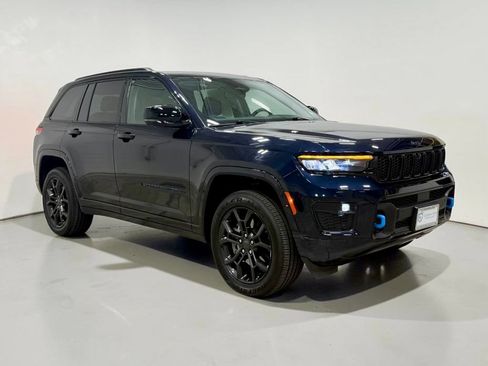 Used 2023 Jeep Grand Cherokee 30th Anniversary AWD/4WD image 5