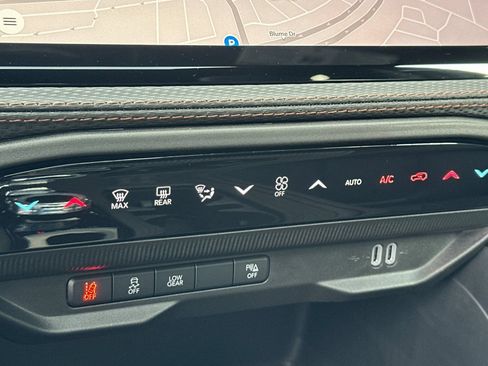 New 2026 Jeep Cherokee Overland w/ Trailer Tow Group AWD/4WD image 20