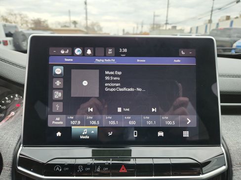 Certified 2023 Jeep Compass Latitude image 12