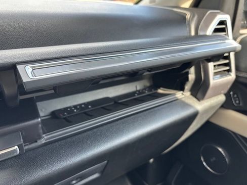 Used 2019 Ford Expedition Platinum RWD image 41