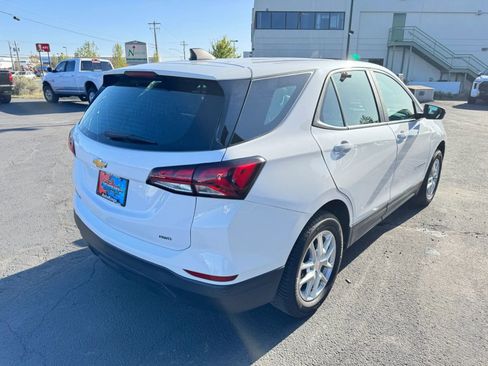 Used 2024 Chevrolet Equinox LS w/ Driver Confidence II Package AWD/4WD image 5