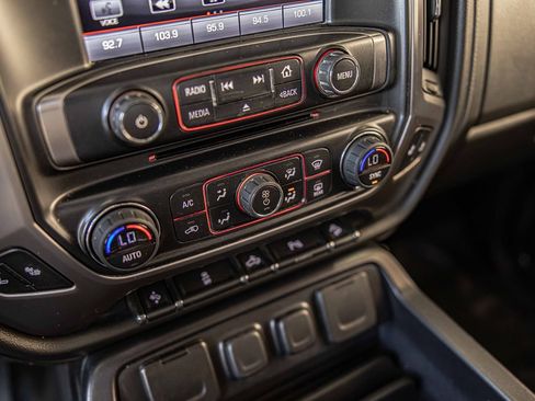 Used 2015 GMC Sierra 1500 SLE image 29