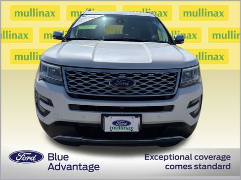 Used 2017 Ford Explorer Platinum image 12