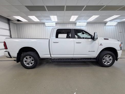 Used 2024 RAM 2500 Laramie AWD/4WD image 5