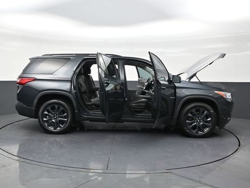 Used 2020 Chevrolet Traverse RS image 28