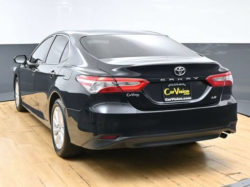 Used 2018 Toyota Camry LE FWD image 7
