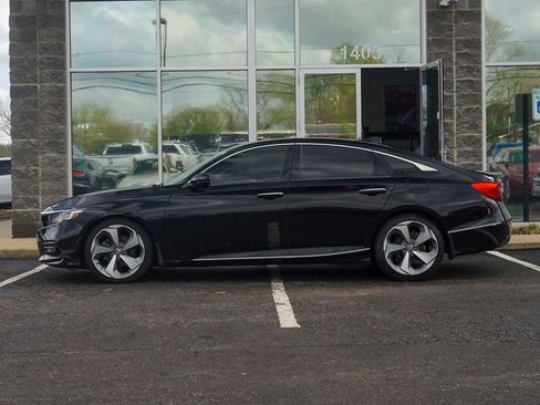 Used 2018 Honda Accord Touring image 5