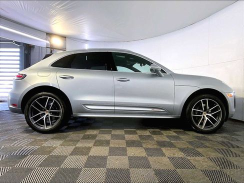 Certified 2023 Porsche Macan image 8