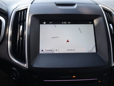 Used 2016 Ford Edge Titanium w/ Technology Package FWD image 9