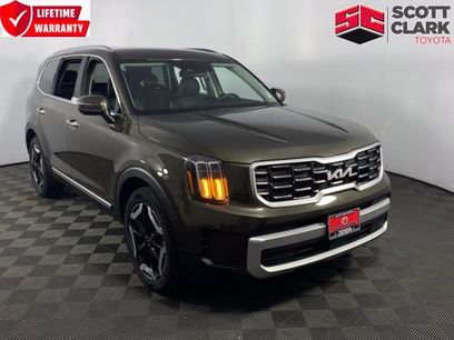 Used 2024 Kia Telluride S w/ S Sunroof Package