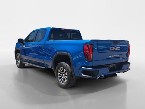 Used 2022 GMC Sierra 1500 AT4 w/ AT4 Preferred Package AWD/4WD image 3