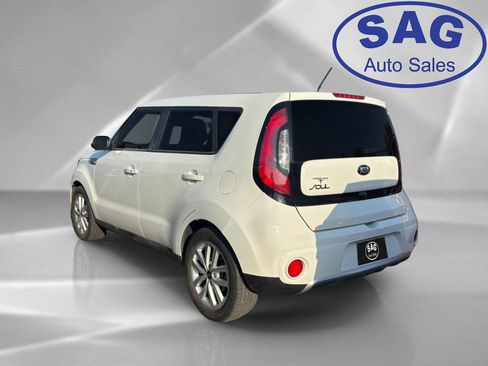 Used 2018 Kia Soul + w/ Audio Package FWD image 4