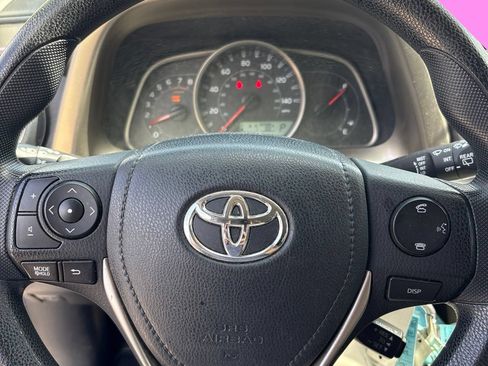 Used 2015 Toyota RAV4 LE FWD image 7